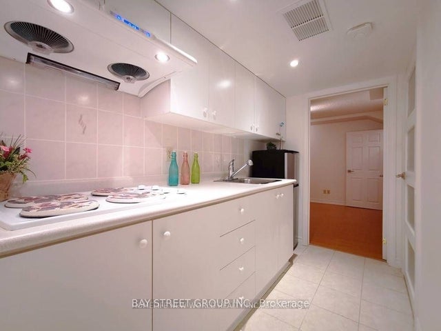 18 Nanaberry Street Bsmt, Toronto E11