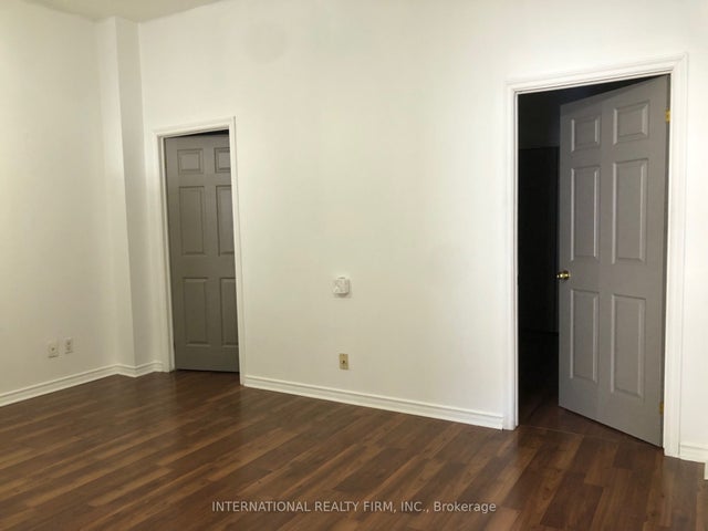 1272 Danforth Avenue Main, Toronto E03