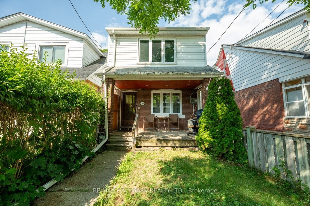 30 Lawlor Top Floor Avenue, Toronto E02