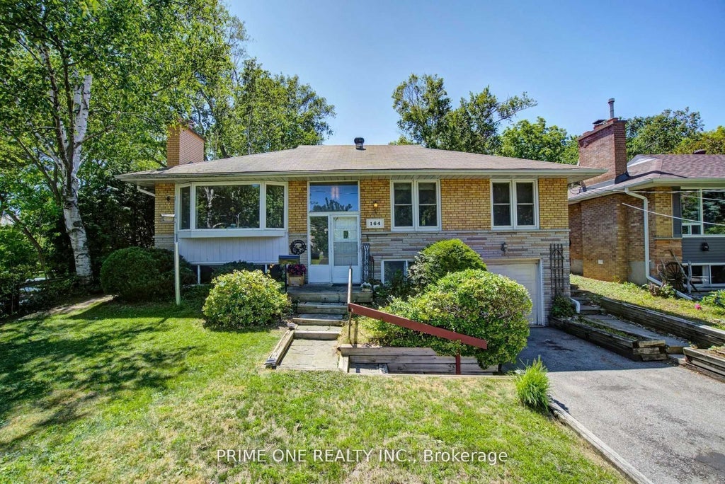 164 Meadowvale Road Main, Toronto E10