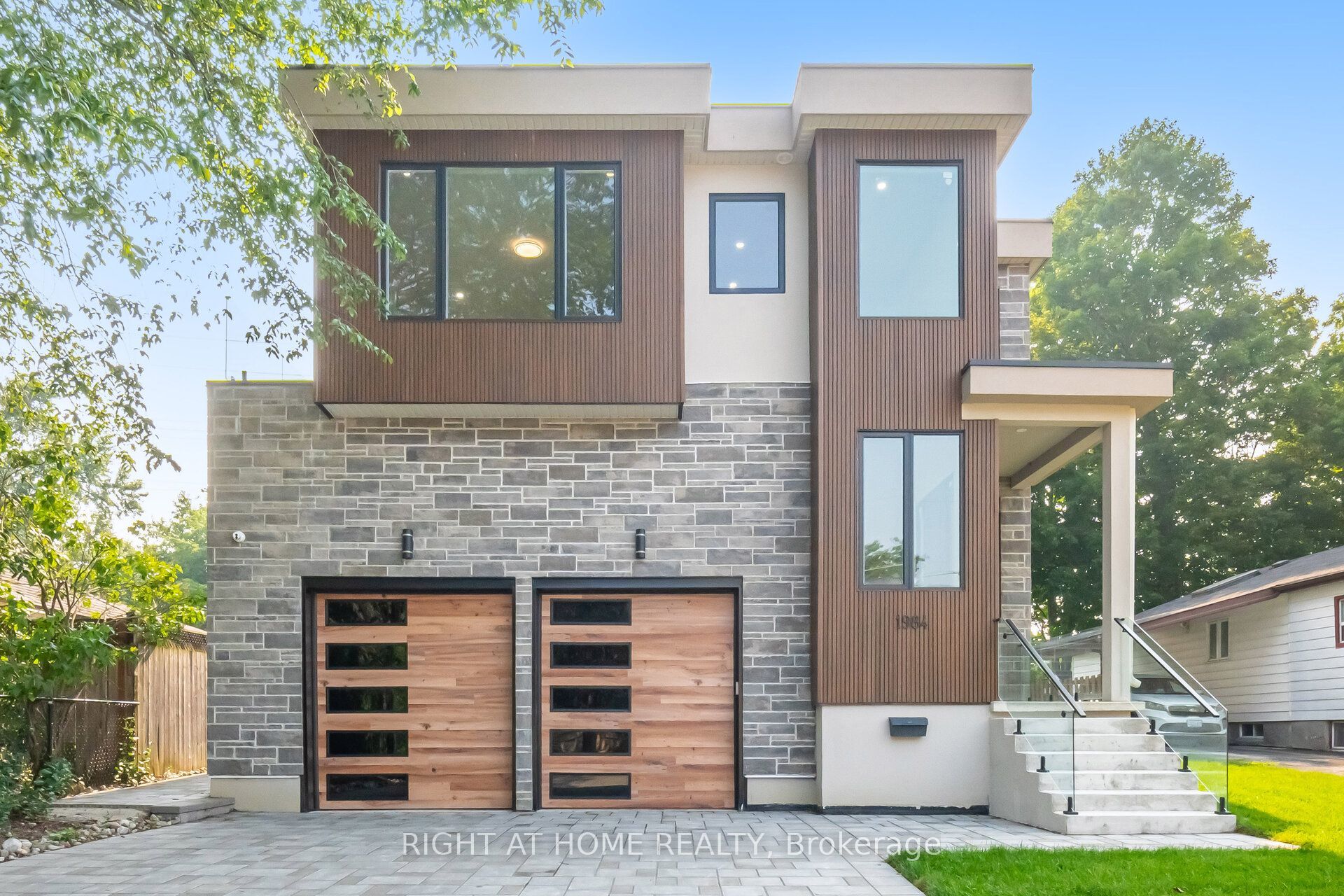 Featured Listing Image
