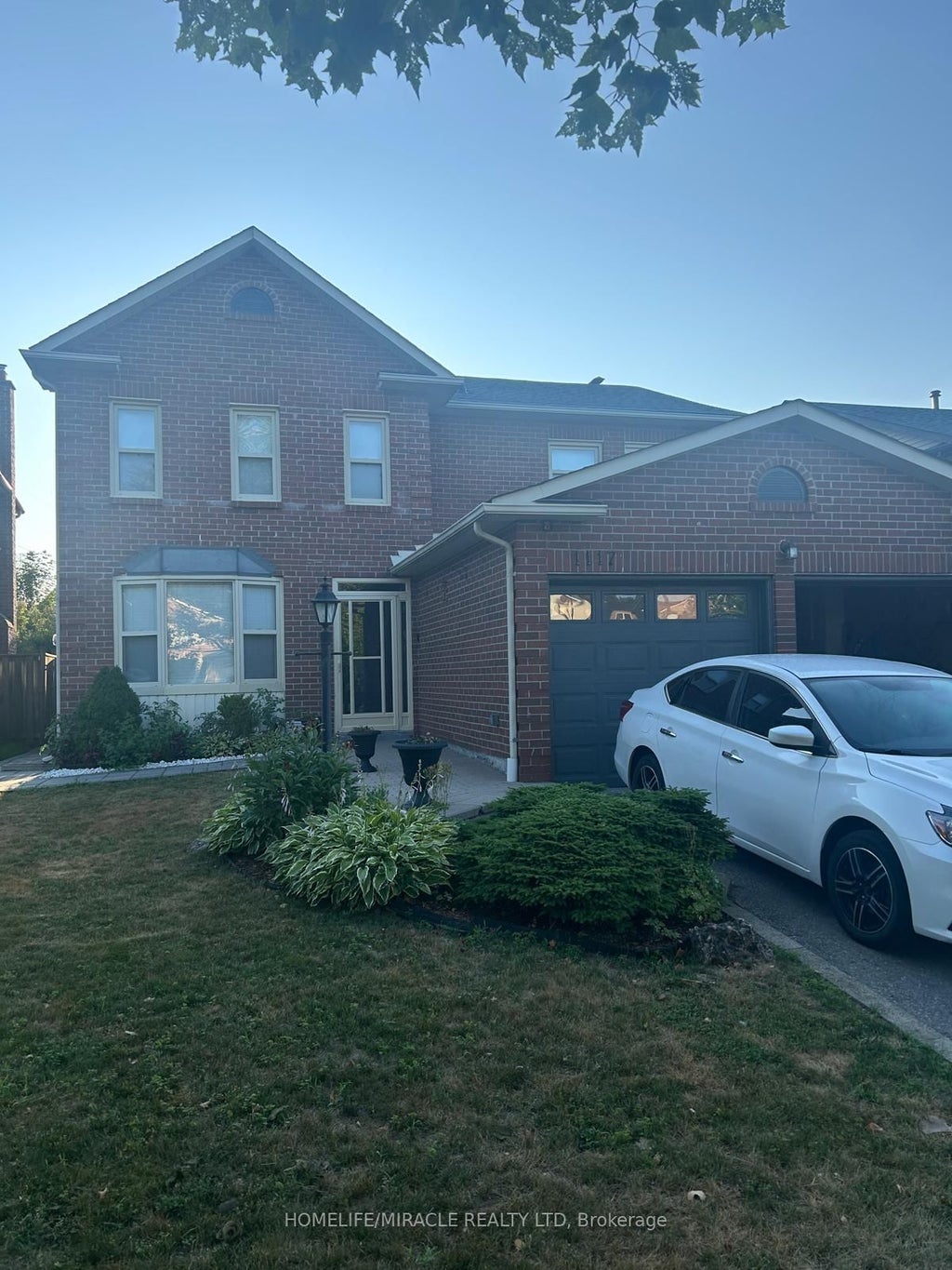1117 Harvest Drive W Legal Basement, Pickering