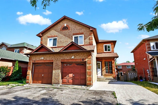17 Lenthall Avenue, Toronto E11