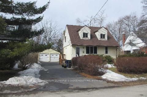 34 Fairwood Crescent, Toronto E10