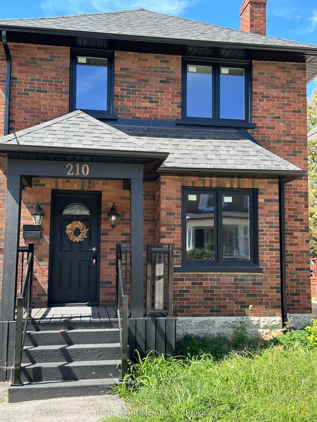 210 Dearborn Avenue, Oshawa