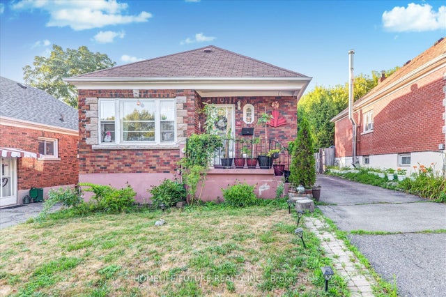 90 Quebec Street, Oshawa