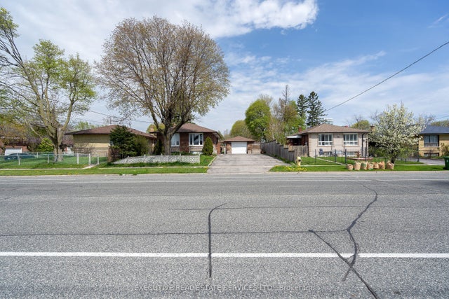 32 Brimorton Drive, Toronto E09