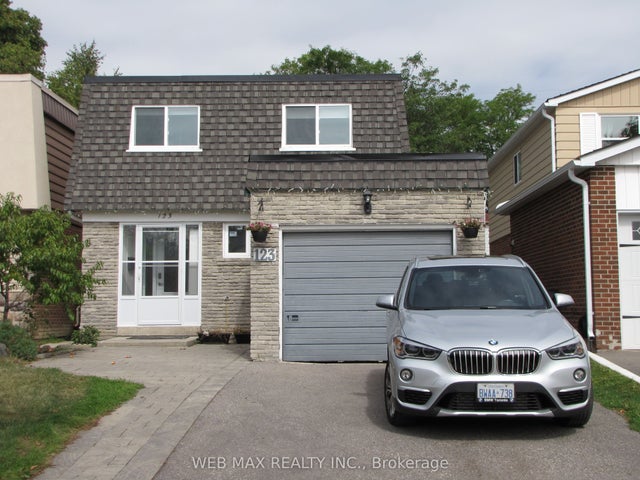 123 Hildenboro Square Basement, Toronto E05