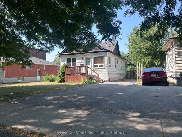 86 Cromwell Avenue, Oshawa