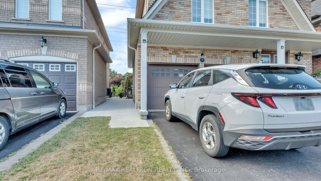 4 Oceanpearl Crescent Basement, Whitby