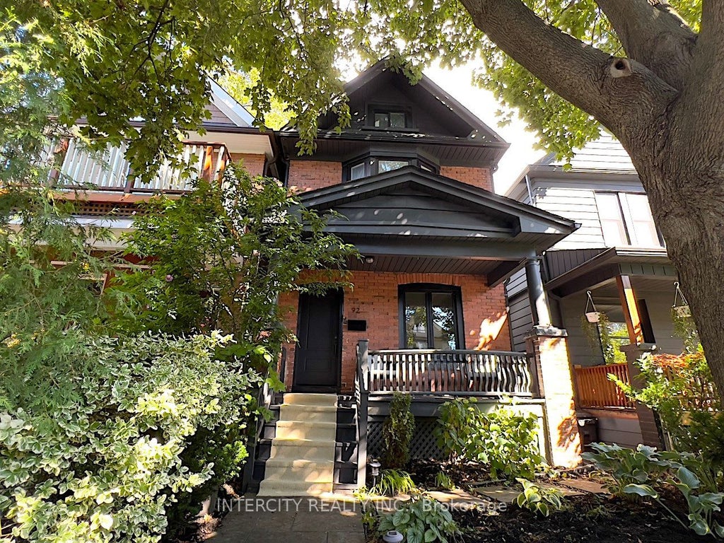 92 Dagmar Avenue, Toronto E01