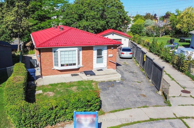 64 Crittenden Square, Toronto E11