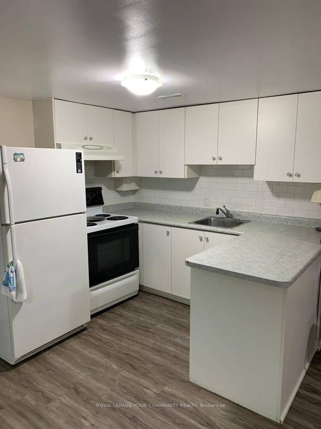 23 Charlemont Crescent, Toronto E05