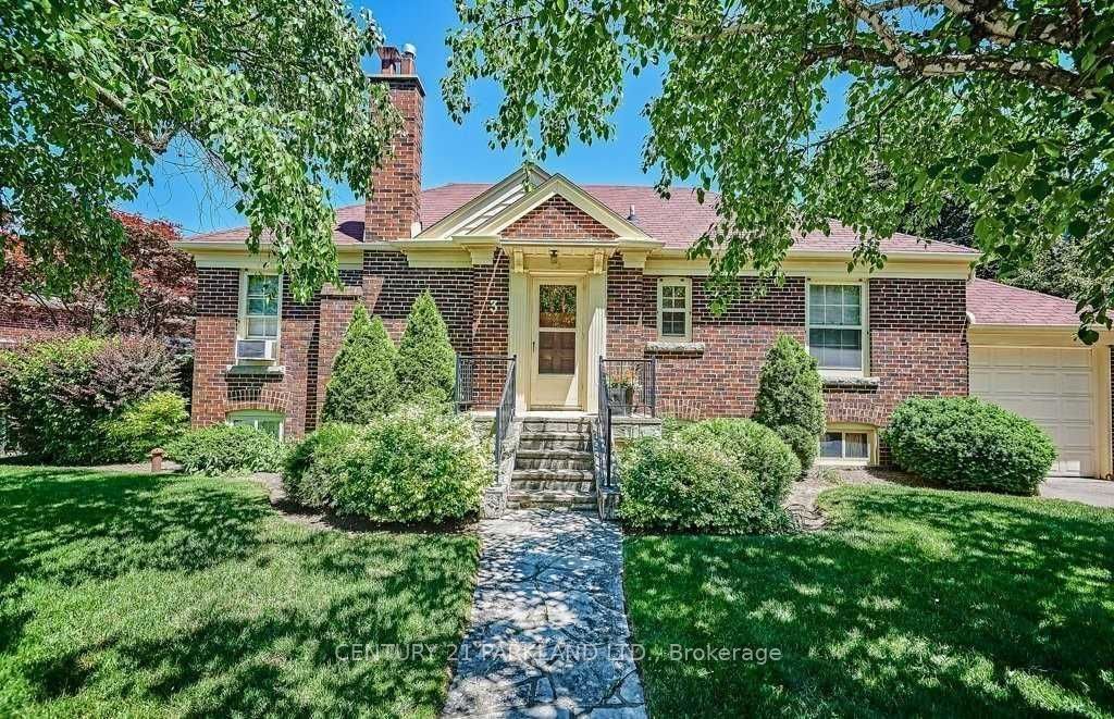 3 Parkview Heights, Toronto E06