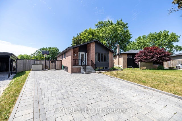 854 Antonio Street, Pickering