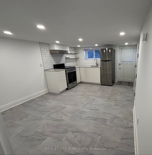 8 Mcgee Street Lower, Toronto E01