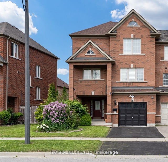 21 Polarlights Way, Toronto E11