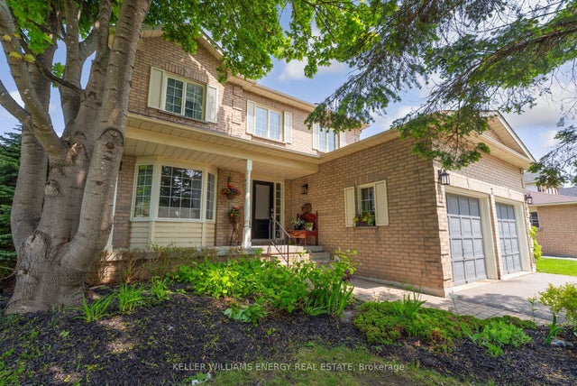 2 Resnik Drive, Clarington