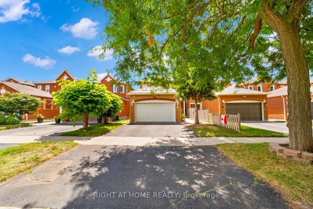 25 Fieldnest Crescent, Whitby