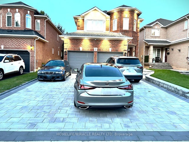 11 Berkshire Court, Whitby