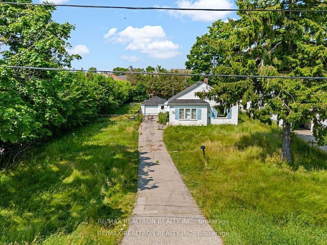 780 Liverpool Road, Pickering
