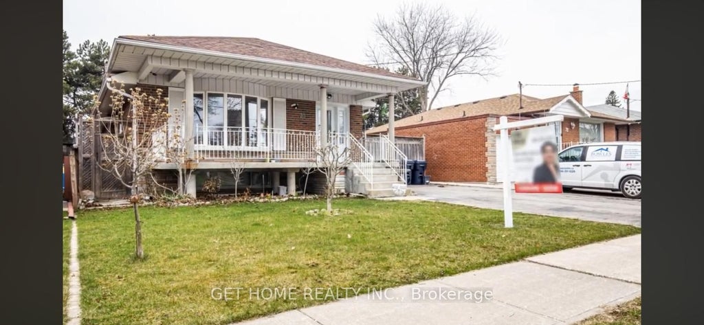 70 Moraine Hill Drive Main, Toronto E05