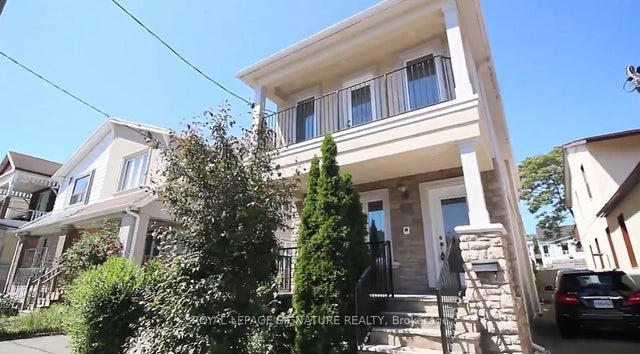 950 Greenwood Avenue, Toronto E03