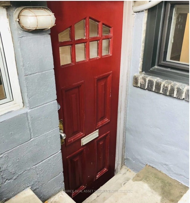 215 Hamilton Street Basement, Toronto E01