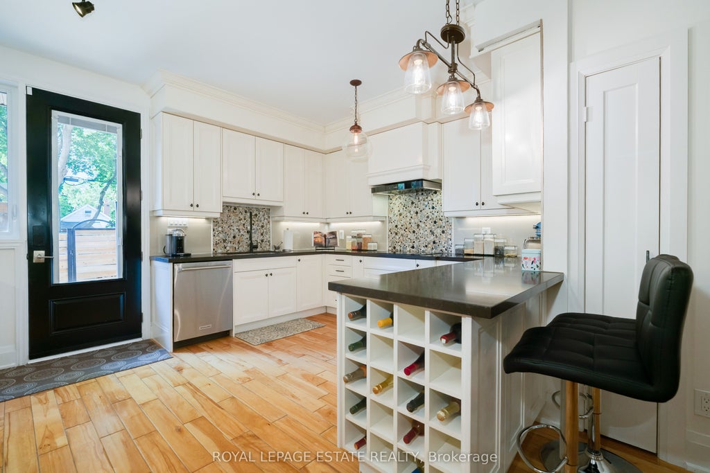 18 Bastedo Avenue, Toronto E02