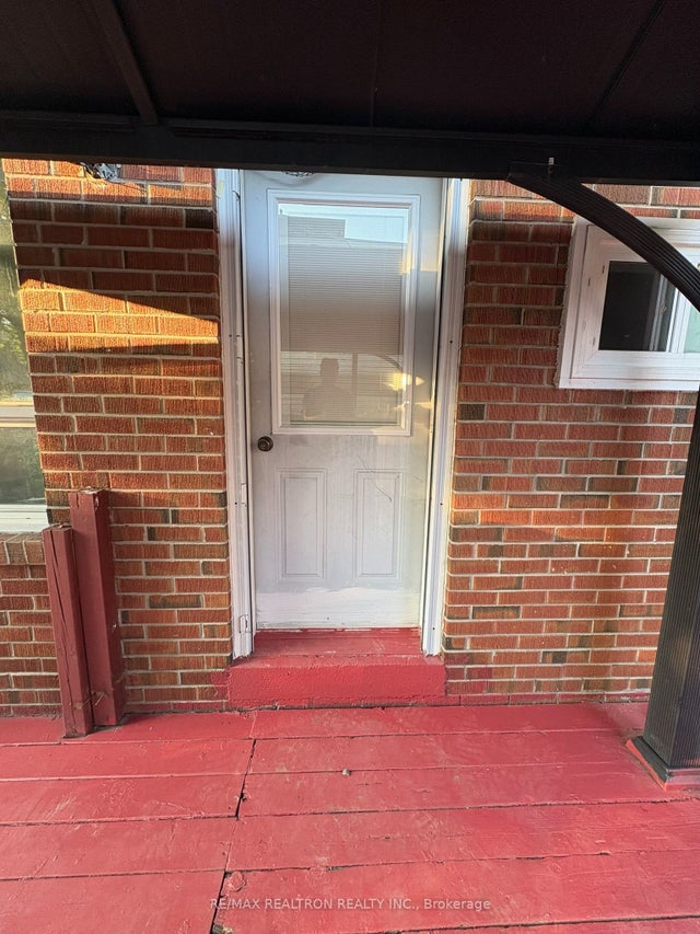 50 Deanvar Avenue, Toronto E04