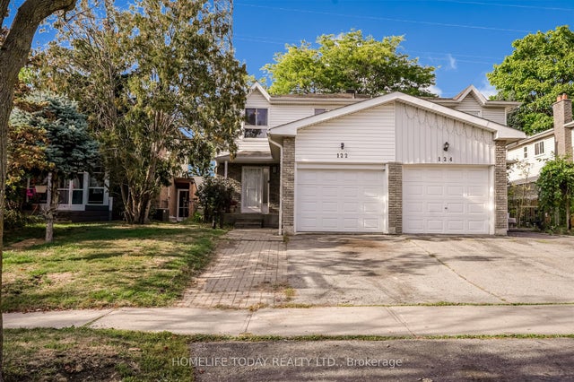 122 Valdor Drive, Toronto E07