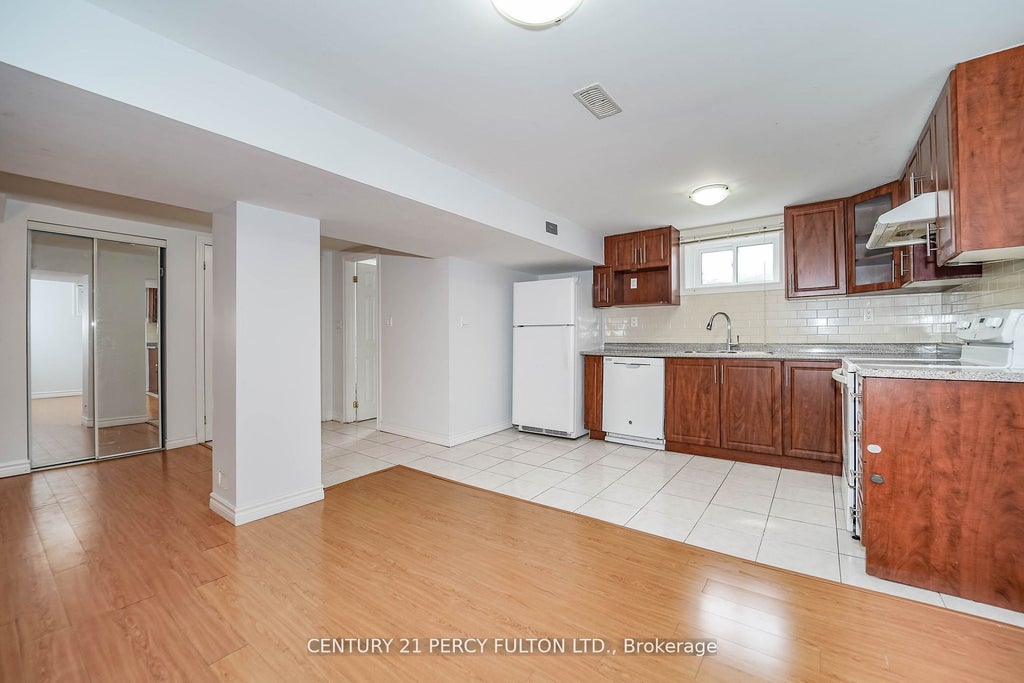 72 Lynvalley Crescent Bsmt, Toronto E04