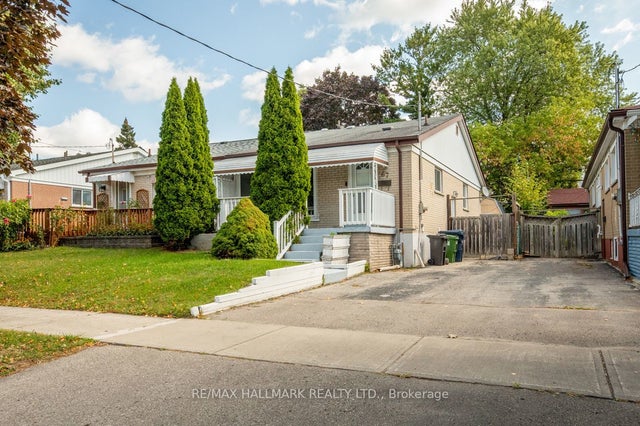 67 Trinnell Boulevard, Toronto E04