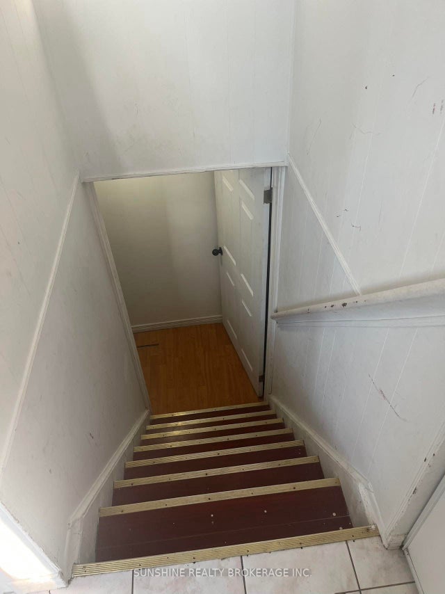 29 Grove Hill Drive, Toronto E05