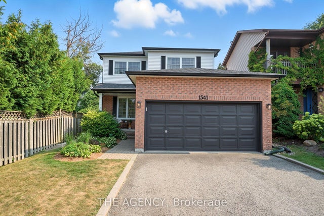 1541 Bentley Lane, Pickering