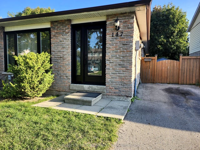 147 Quantrell Trail, Toronto E11