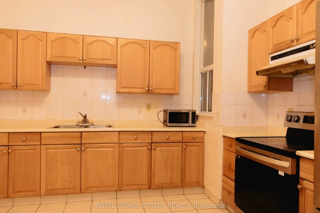 1864 Danforth Avenue 201, Toronto E03