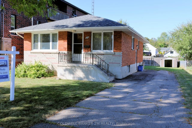 90 Cromwell Avenue, Oshawa