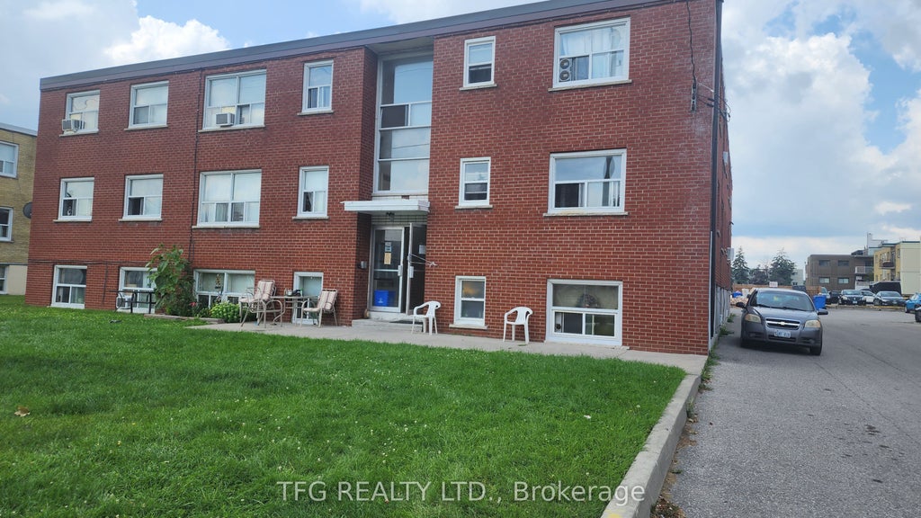 300 Montrave Avenue 8, Oshawa