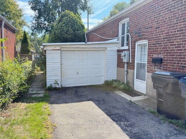 83 Clonmore Lower Level Drive, Toronto E06