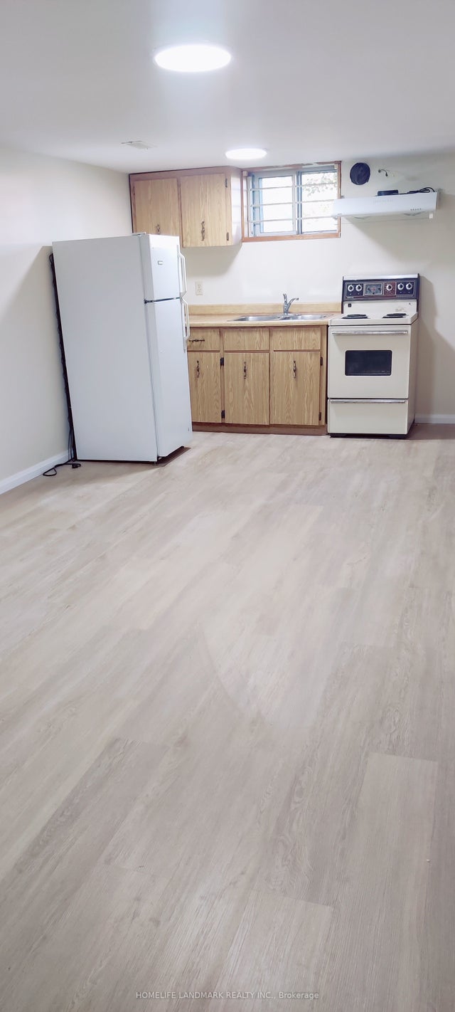 22 Buena Vista Avenue Lower Unit, Toronto E05