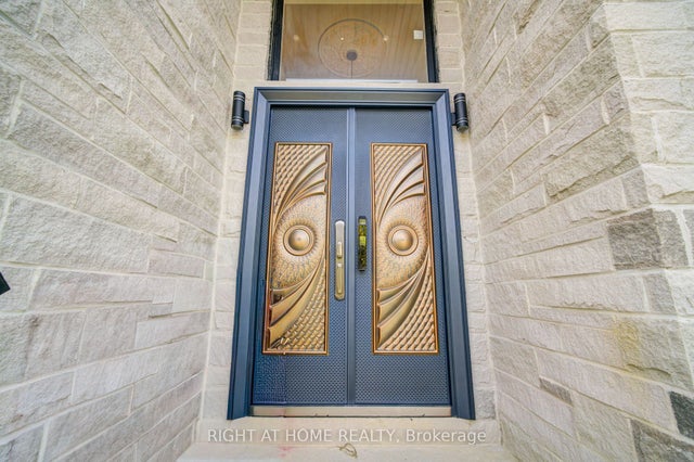 80 Haslam Street, Toronto E06