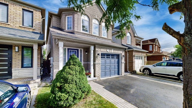 1552 Avonmore Square, Pickering