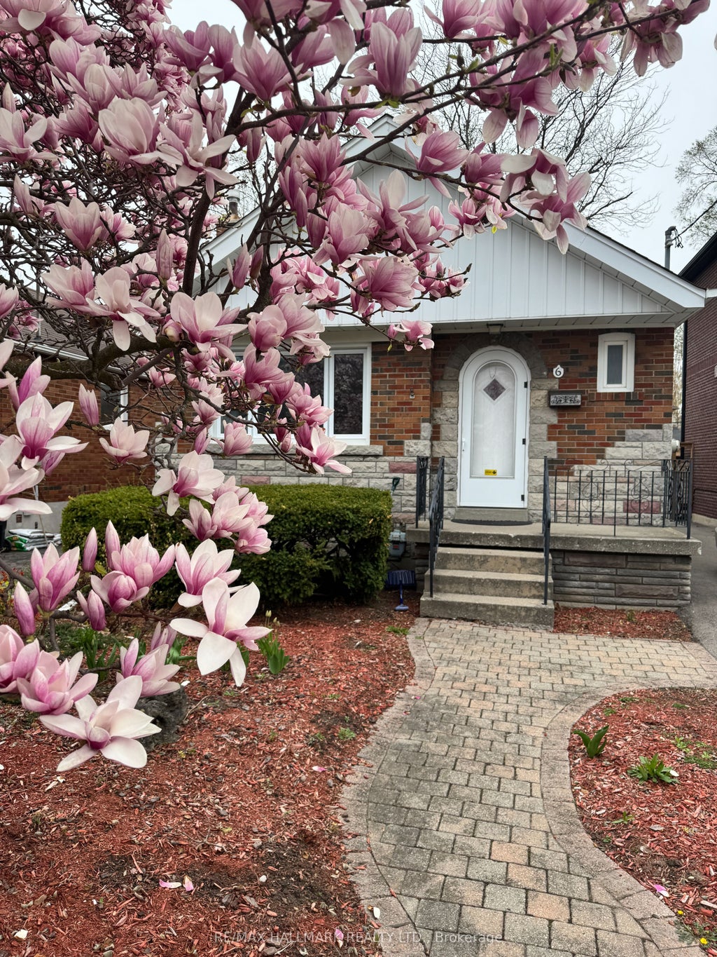 6 Athlone Road, Toronto E03