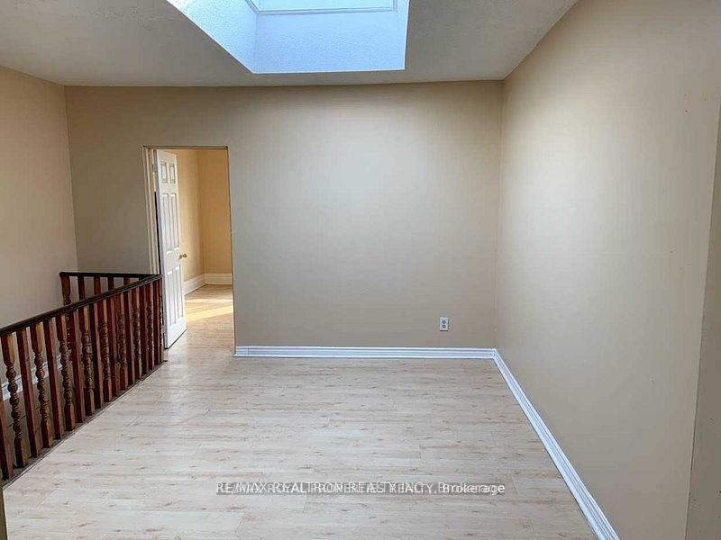 352 Pape Avenue 2nd Floor, Toronto E01