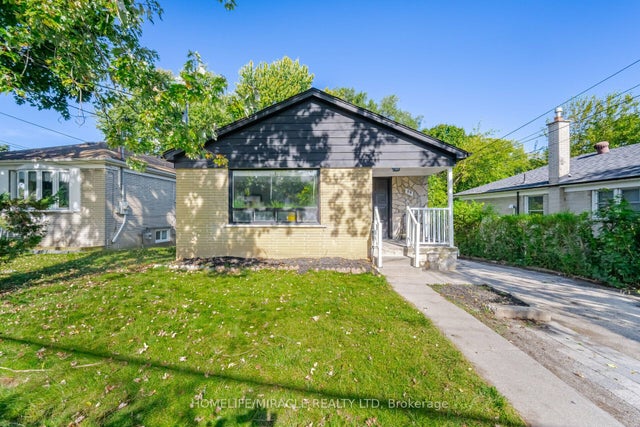 98 Nelson Street, Toronto E09