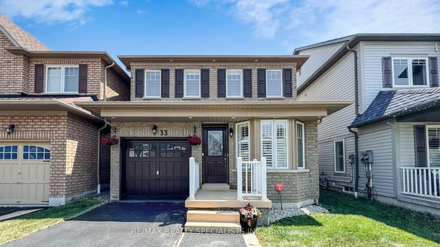 33 Donlevy Crescent, Whitby
