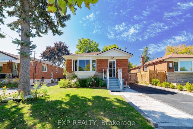 30 Ronway Crescent, Toronto E09