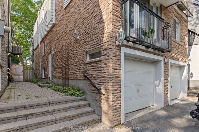 26 Pine Avenue, Toronto E02