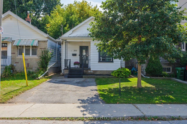 203 Virginia Avenue, Toronto E03